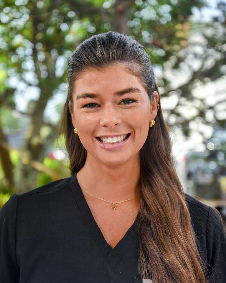 Emma - Dental Assistant